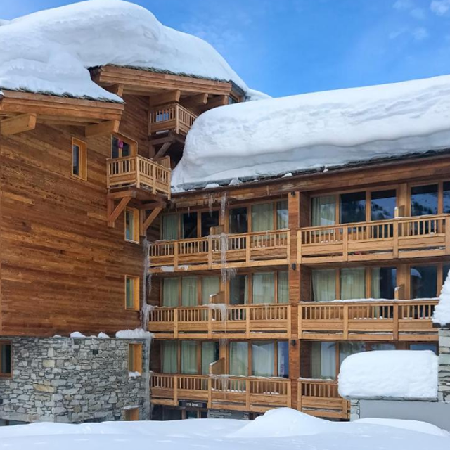  Hotel Ski Lodge