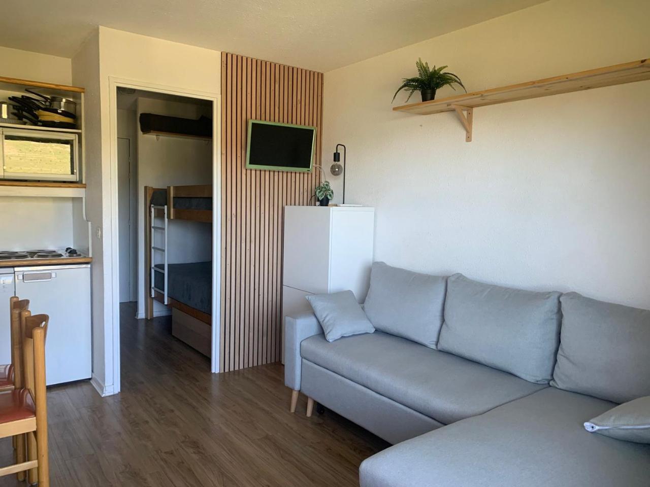 Charmant Studio Pour 3 Pers. Avec Balcon, Au Pied Des Pistes, Reberty 2000 - Fr-1-452-385