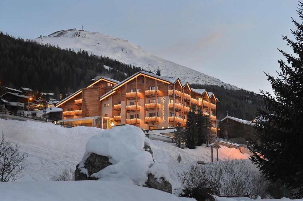 Hotel Bucaneve