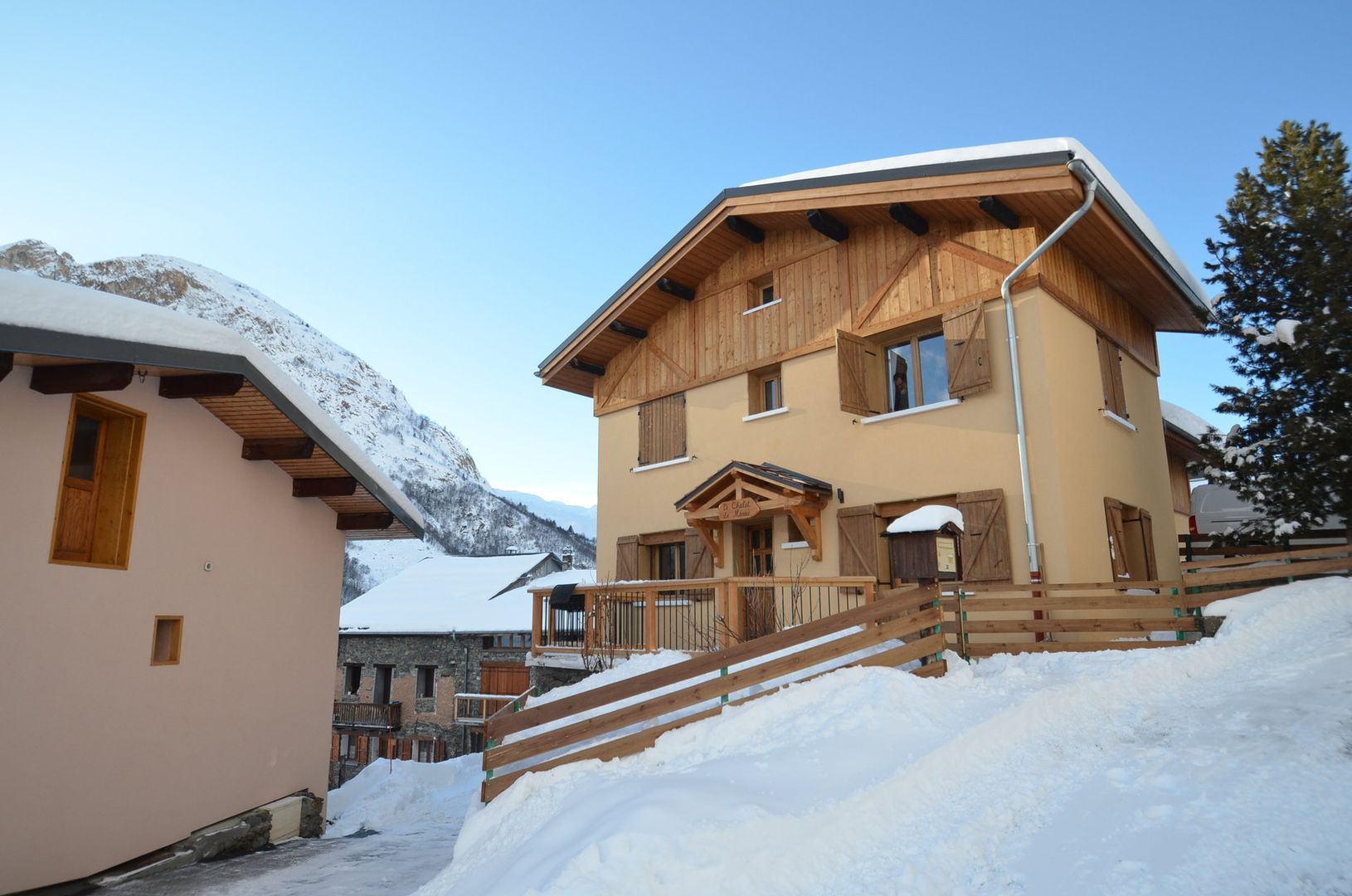 Chalet De Manou