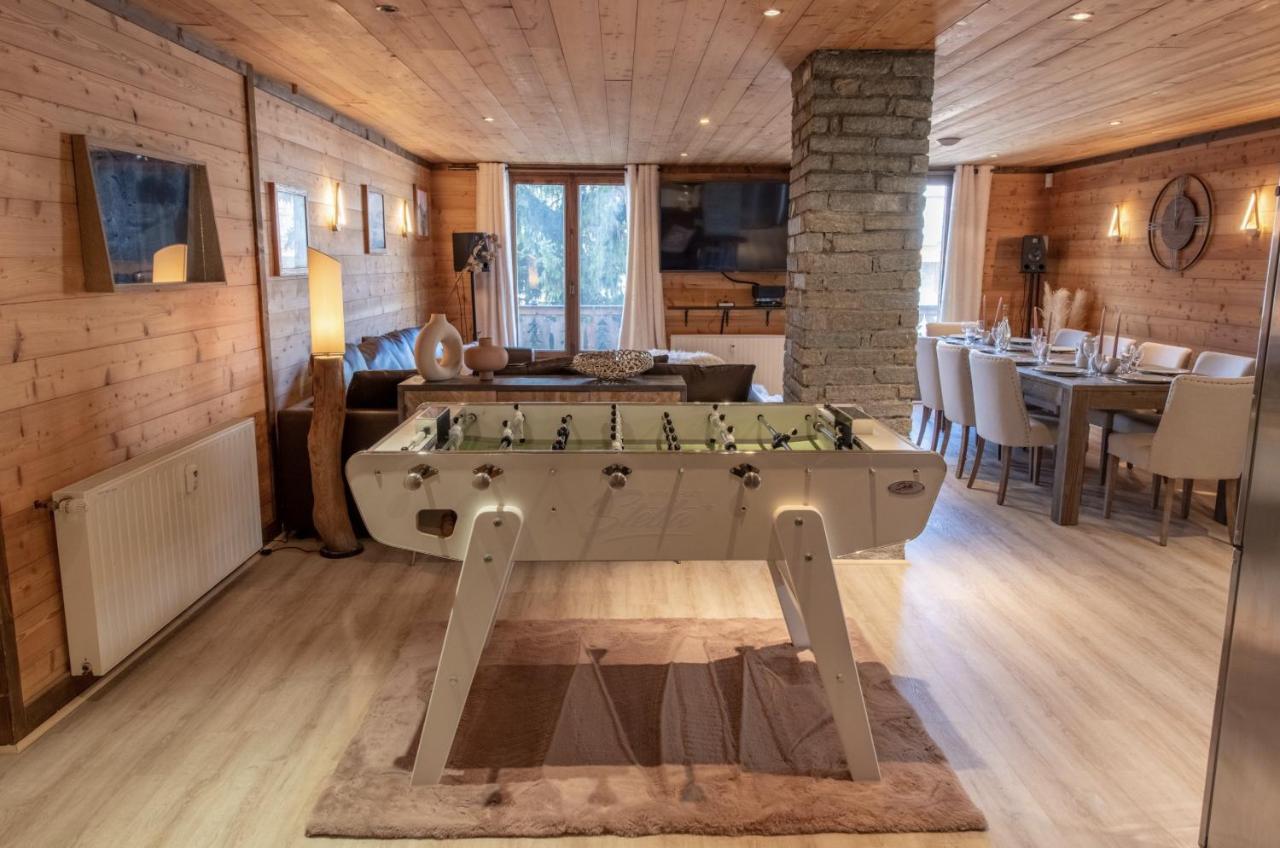 Chalet Magique - Luxury Catered Chalet - 4 En-Suite Bedrooms - Sauna - Private Home Cinema - Ideal Location in Center of Alpe D'huez - 10 People