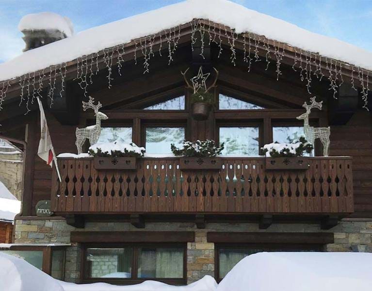 Chalet SNE & SNÖ Cervinia er et luksus ski-chalet beliggende i hjertet af landsbyen Cervinia i gåafstand til liftsystem og pister.