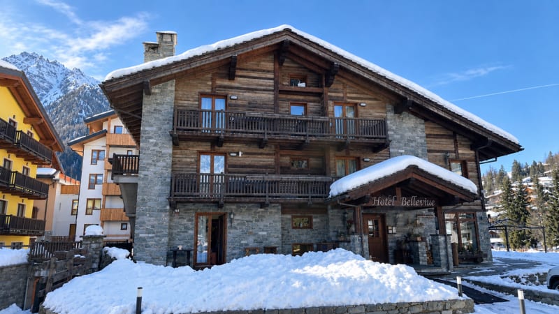 Hotel "Bellevue Champoluc"