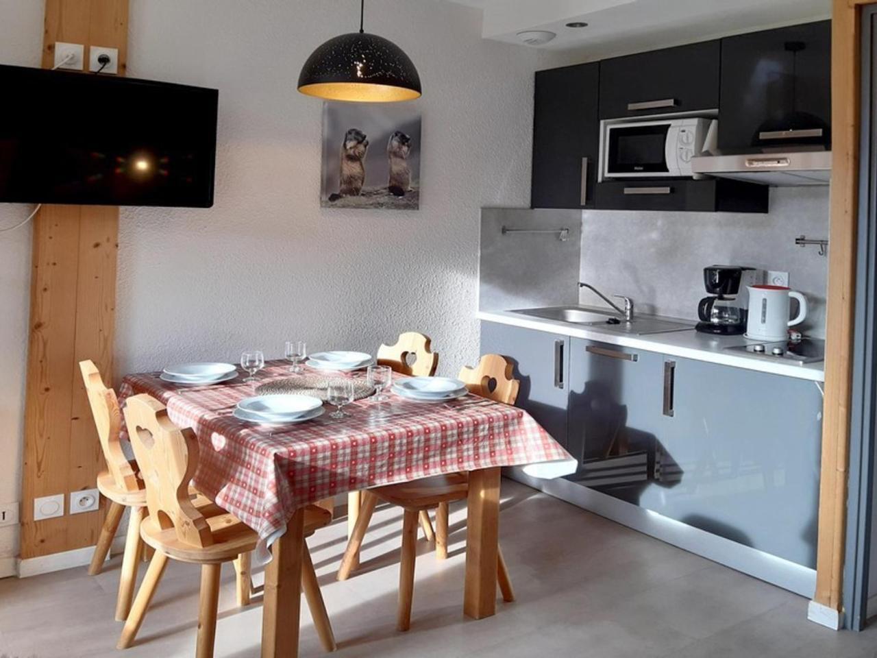 Studio Renove Au Pied Des Pistes Avec Balcon - Fr-1-344-933