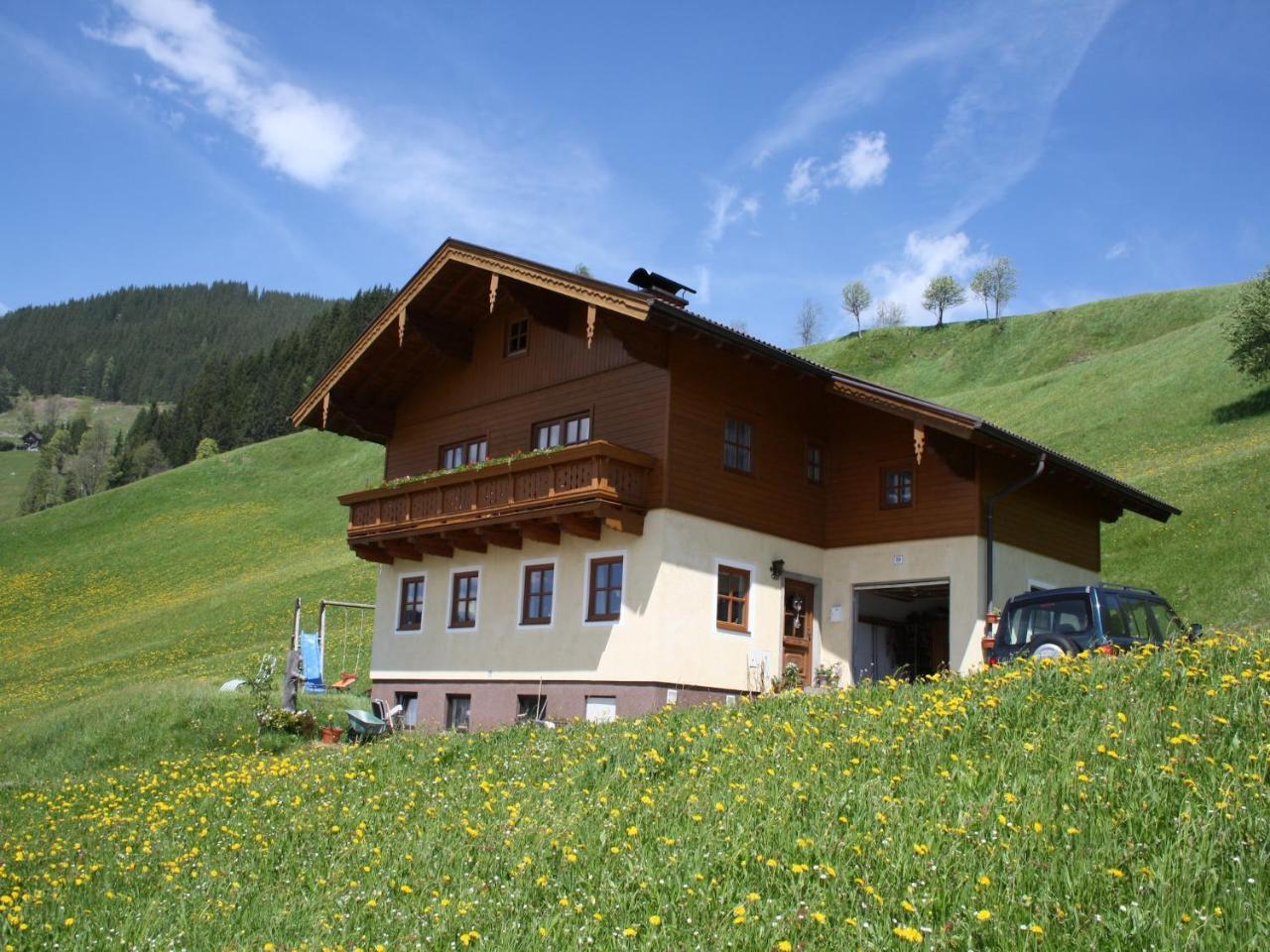 Apartment in Wagrain with Stunning Mountain Views