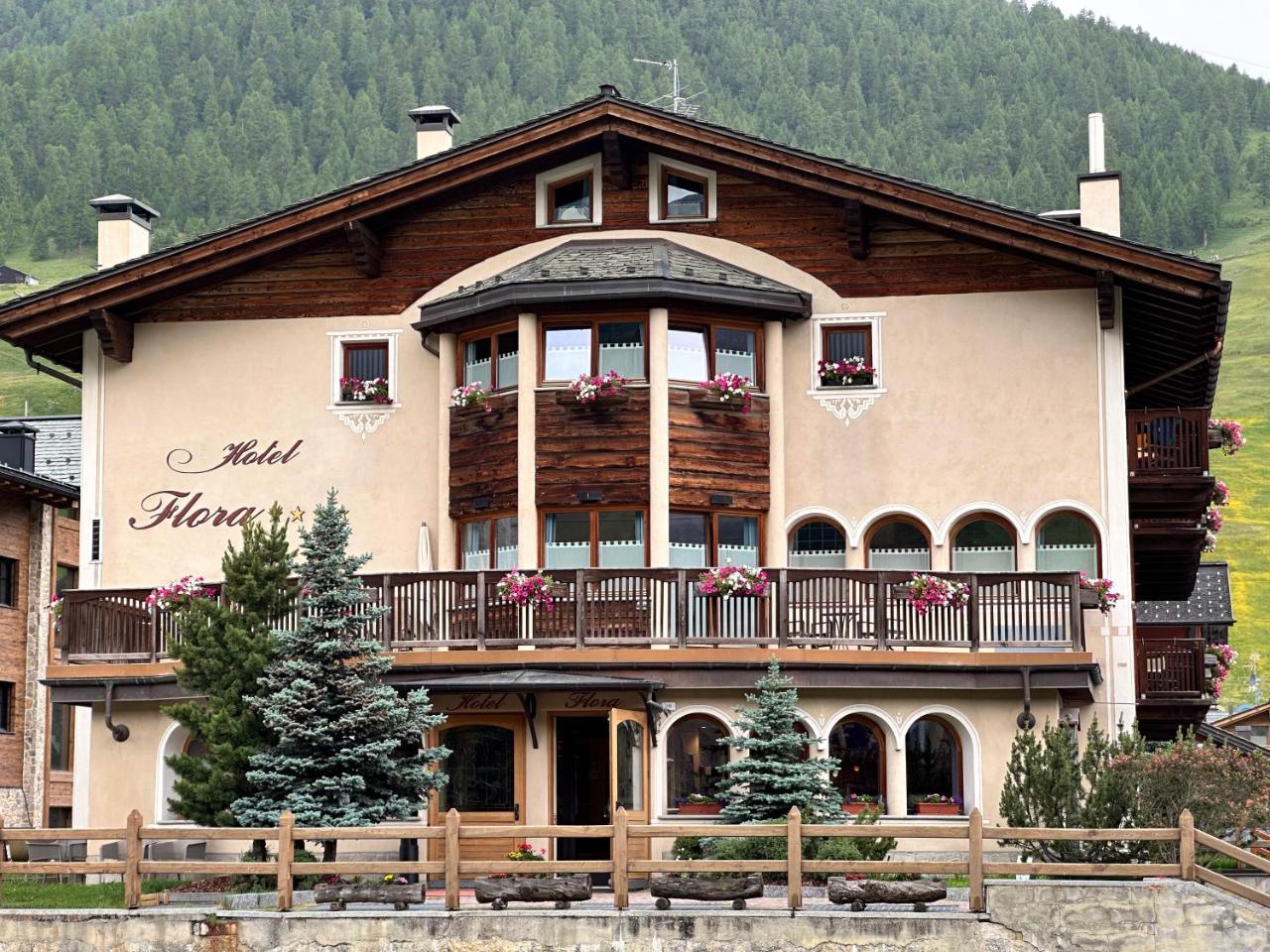 Hotel Flora