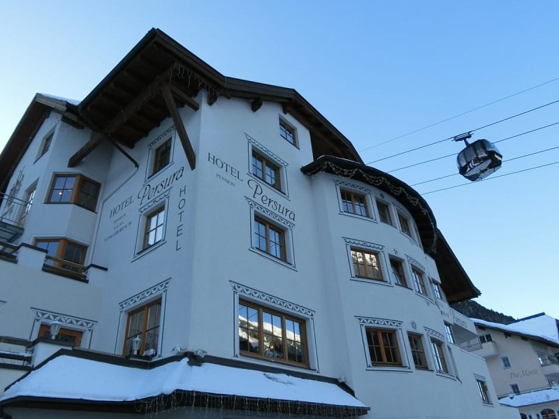Hotel "Persura"