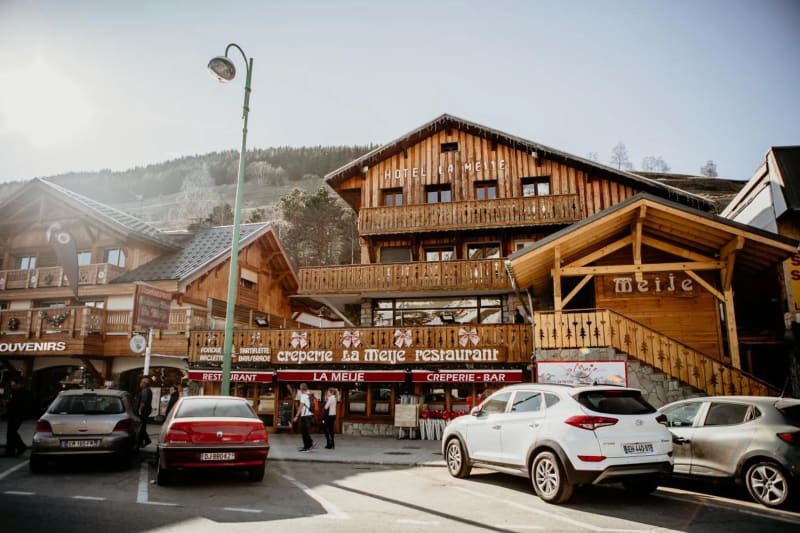 Hotel "La Meije"