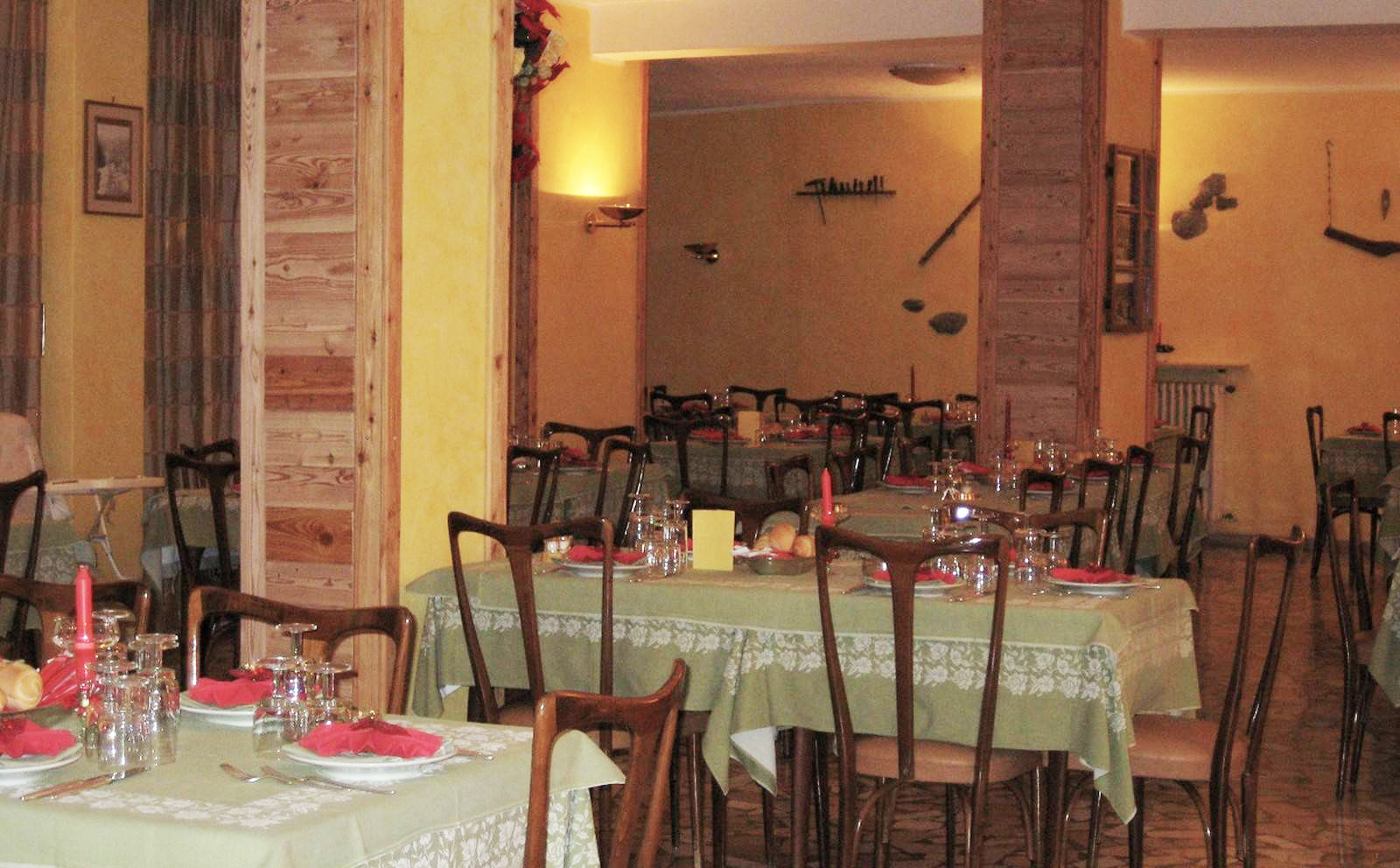 Hotel Holiday Debili