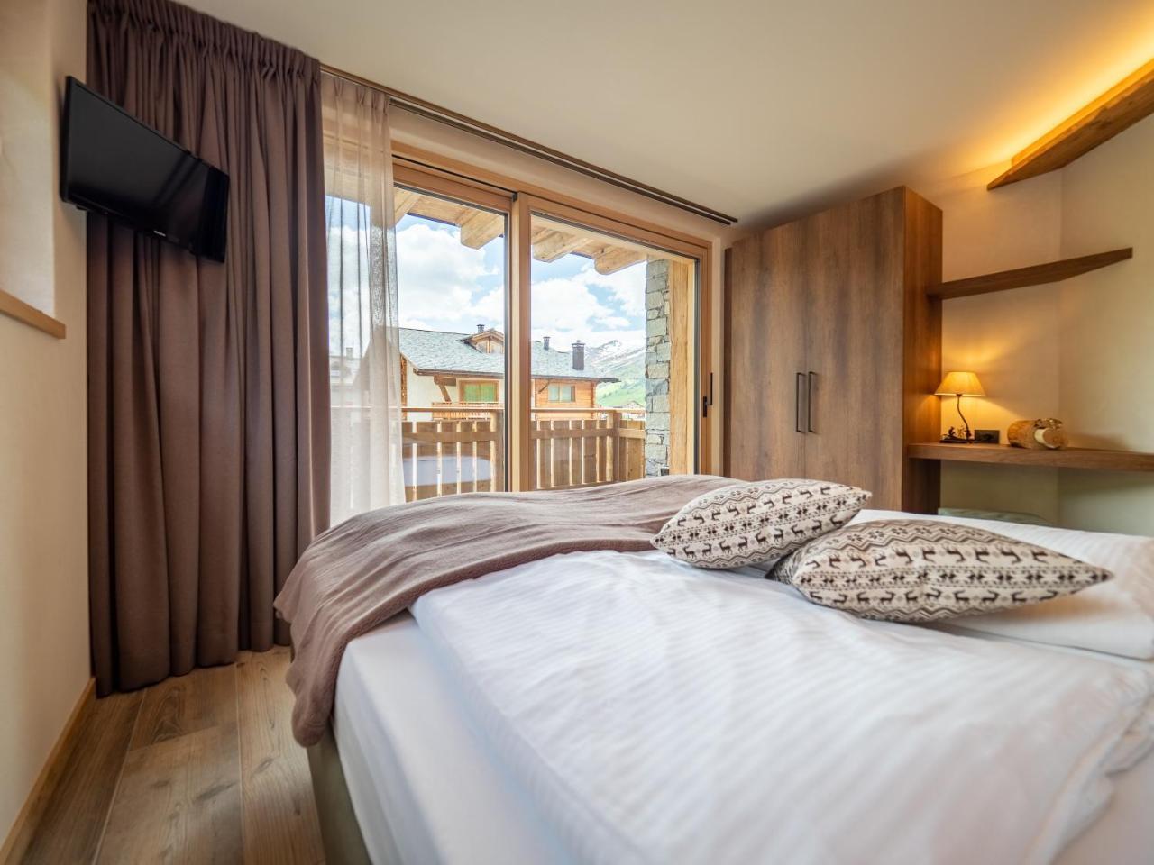 Deschana Lodge