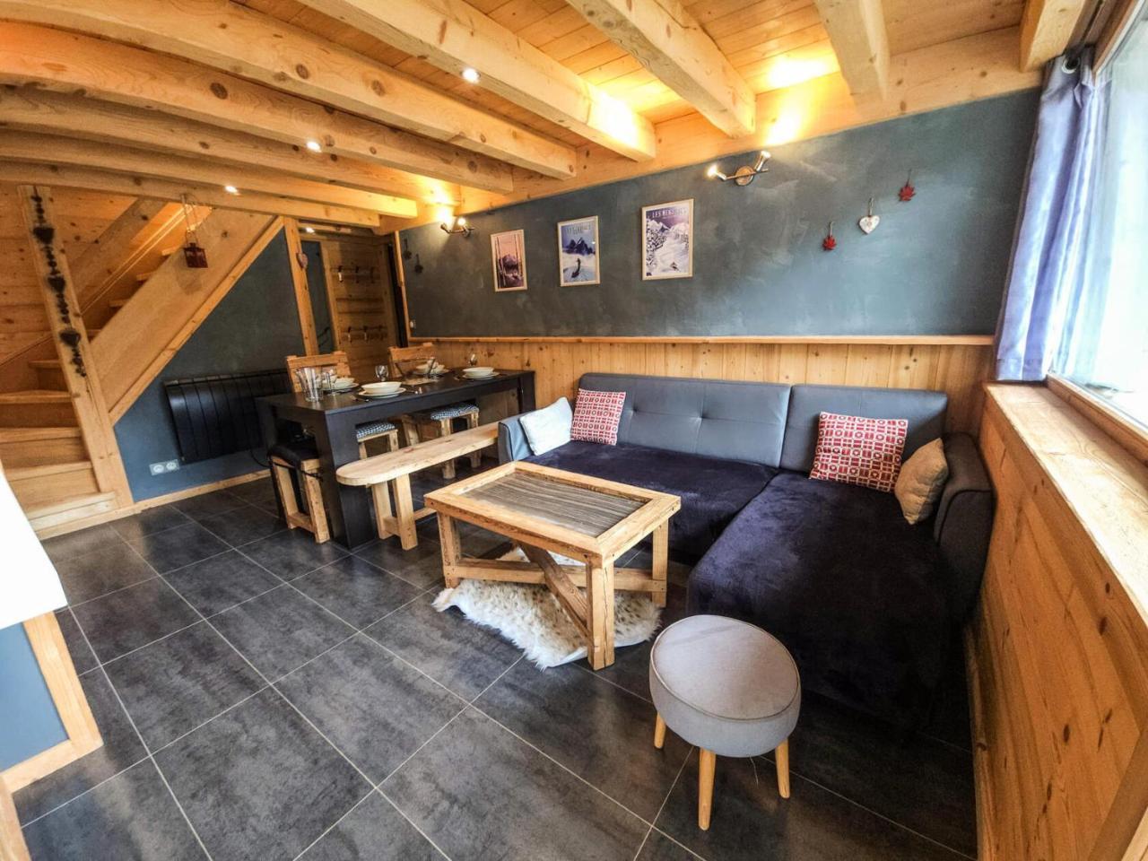 Residence Campanules - Ski Aux Pieds, Appartement Pour 6 Personnes Tout En Bois Au Coeur Des Menuires Mae-9071