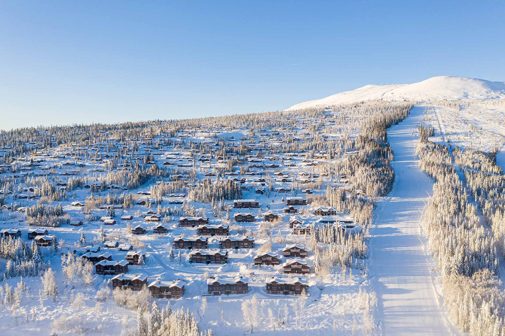 Private hytter i hjertet af Norges største skiområde - mange med ski-in/ski-out og god plads til hele familien. Perfekt til hyggelige vinterdage, skiløb og samvær i smukke omgivelser.
