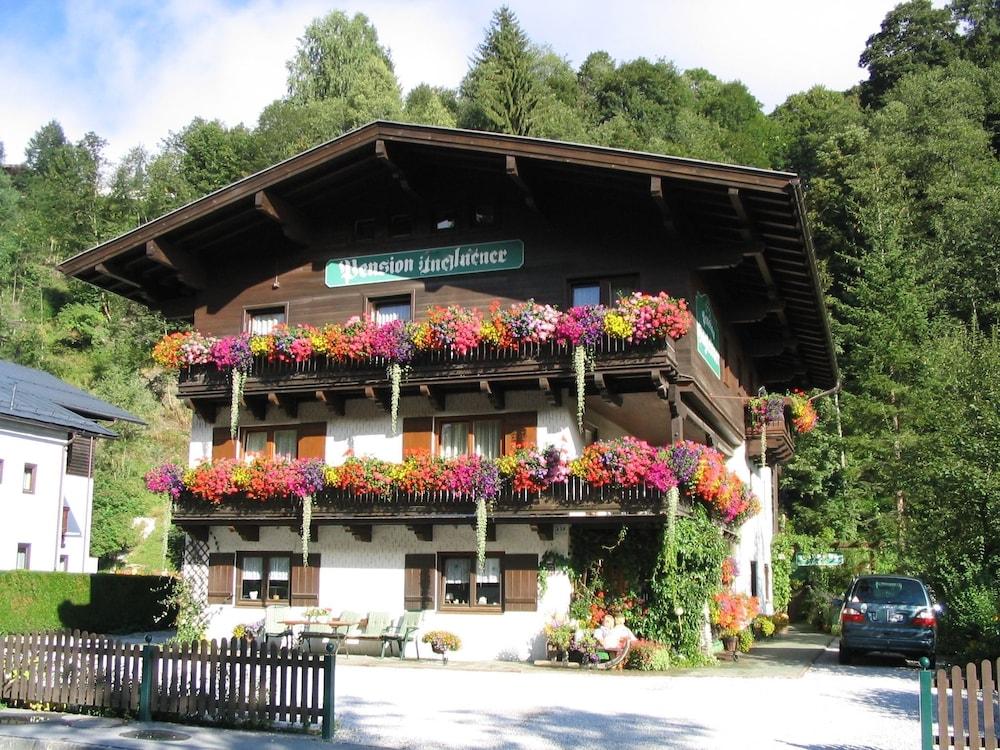 Spacious Apartment in Saalbach-Hinterglemm Near Ski Area