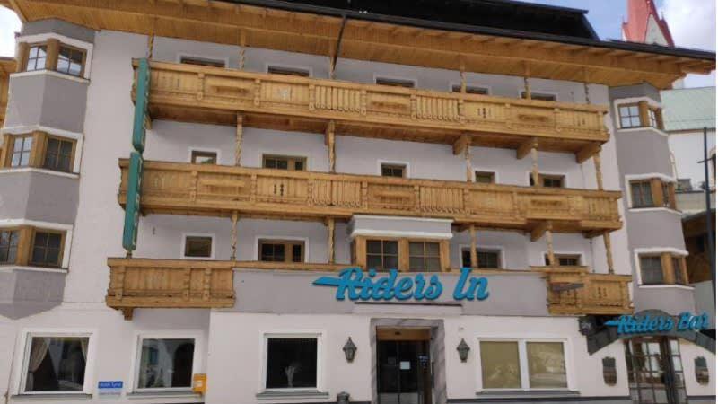 Hotel "Tyrol - Riders Inn"