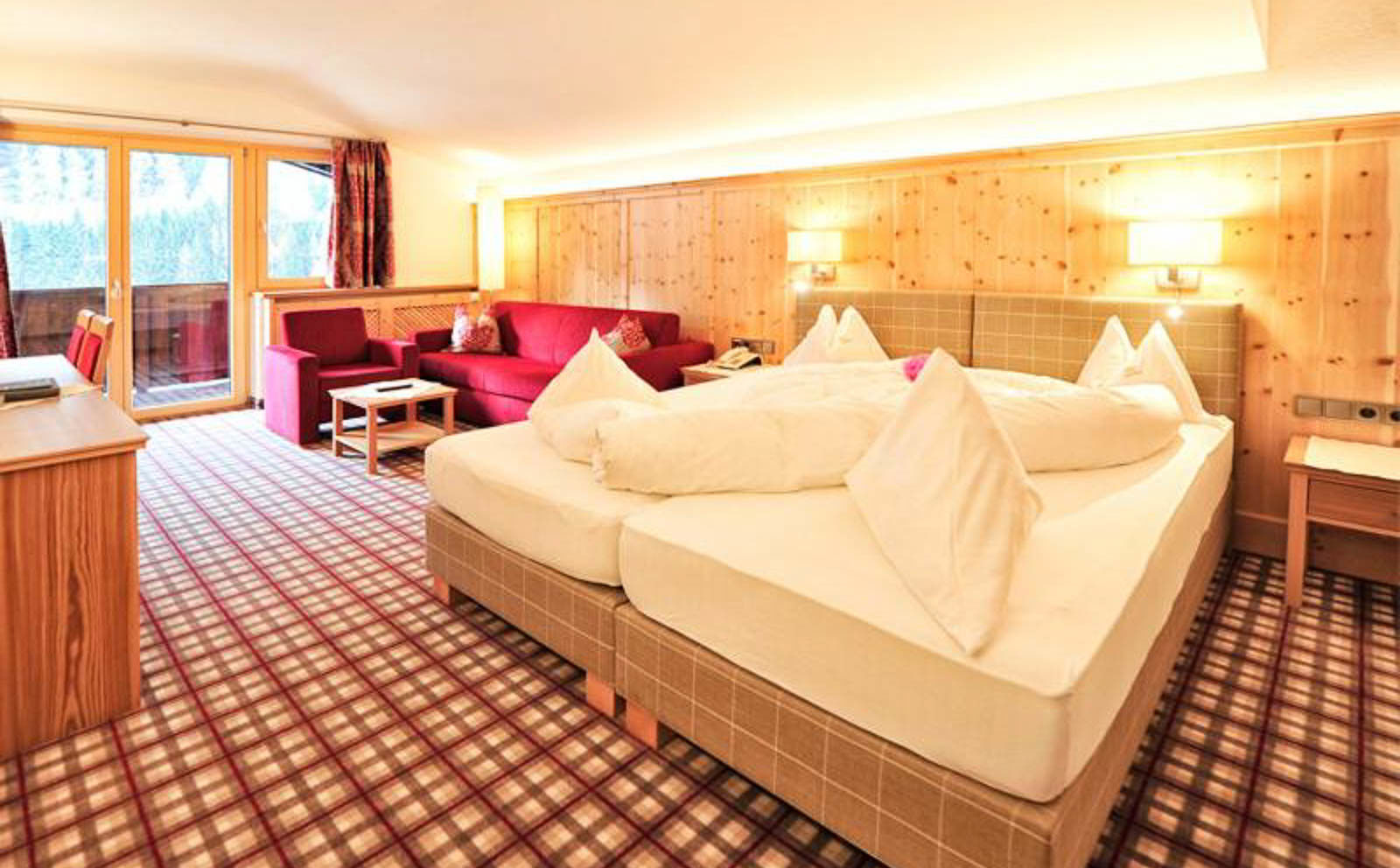 SOS X Heart Hotel Arlberg