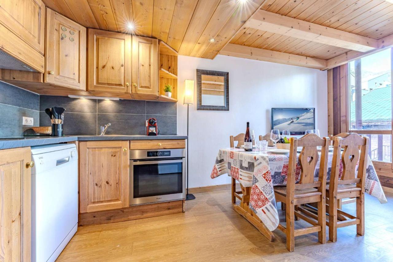 Cozy Mountain Apartment - Ski-In Ski-Out Access, Balcony & Parking - Residence Le Silveralp