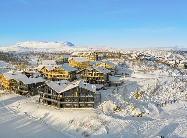 Ny og moderne lejlighed ? perfekt til familierDenne lejlighed er centralt placeret lige ved Kikuts lifter og bor du her har du ski-in/ ski-out. Lejligheden er rummelig og hyggelig lejlighed med stue, veludstyret køkken og 2 soveværelser.   