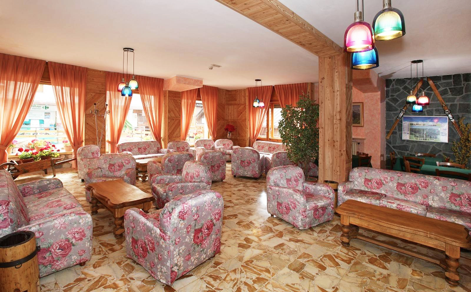 Hotel Holiday Debili